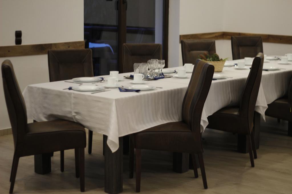 Casa Laur Cu Plaja Privata Hotel Colibita Bagian luar foto