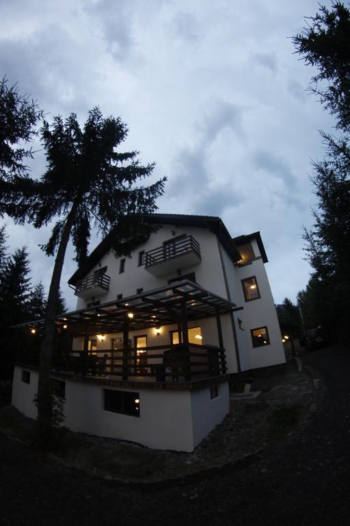 Casa Laur Cu Plaja Privata Hotel Colibita Bagian luar foto