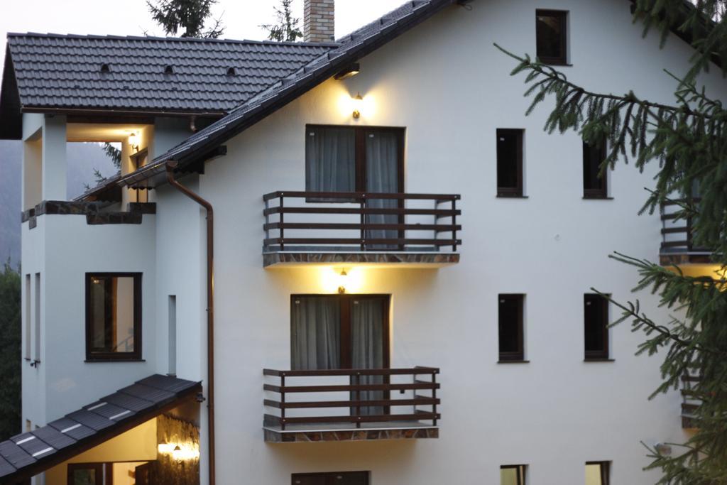 Casa Laur Cu Plaja Privata Hotel Colibita Bagian luar foto